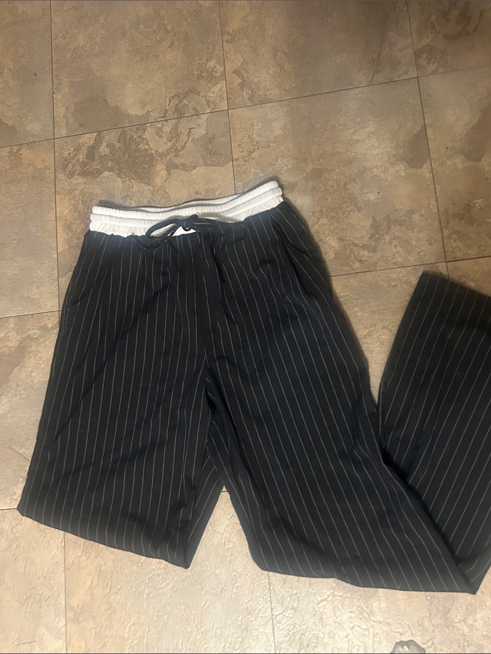 Love Tree women’s Black Pinstripe Wide-Leg Pants elastic waist size small S